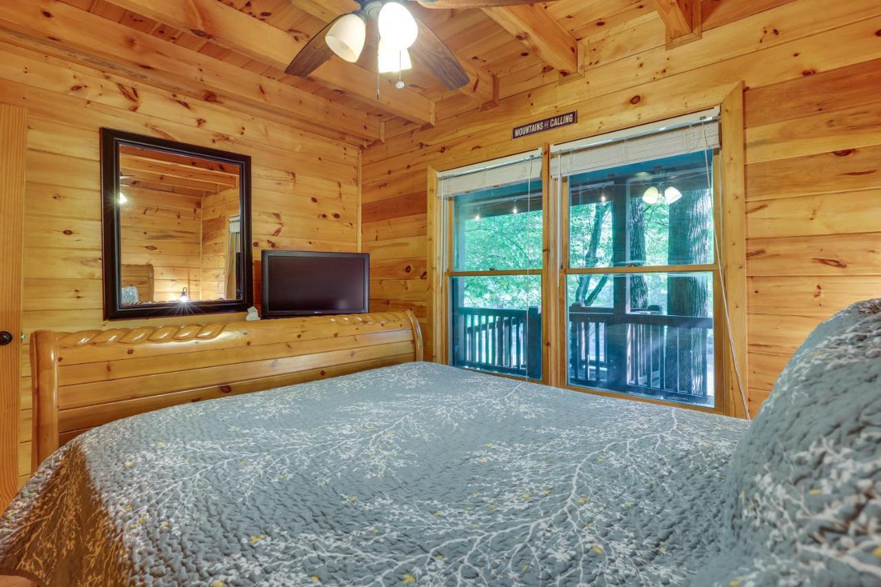 Riverfront Ellijay Cabin With Deck And Pool Access! Exterior photo