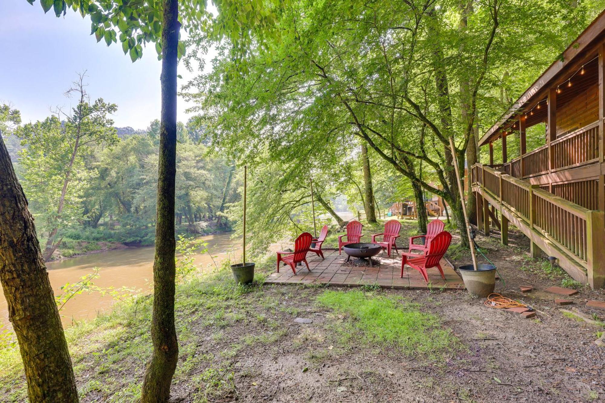 Riverfront Ellijay Cabin With Deck And Pool Access! Exterior photo